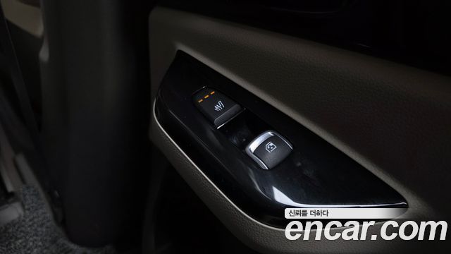 Kia Canival 2021 — photo 23