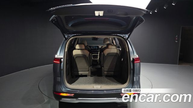Kia Canival 2021 — photo 26
