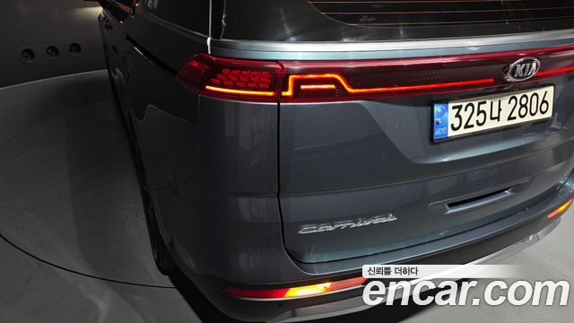 Kia Canival 2021 — photo 9