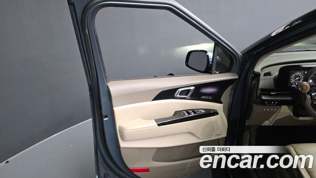 Kia Canival 2021 — photo 14