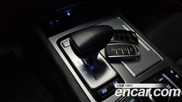 Genesis G80 2018 — photo 12