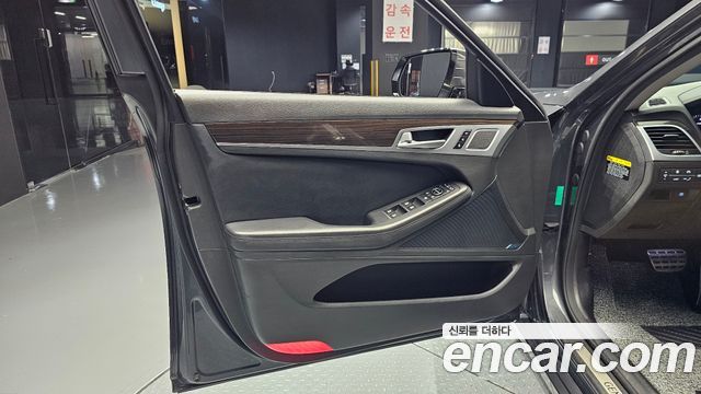 Genesis G80 2018 — photo 14