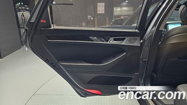 Genesis G80 2018 — photo 15