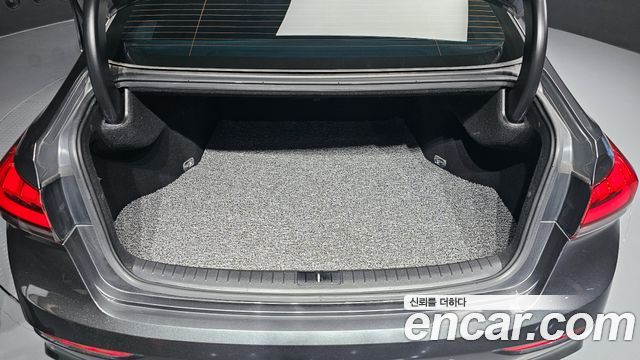 Genesis G80 2018 — photo 30