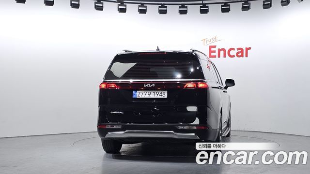Kia Canival 2023 — photo 4