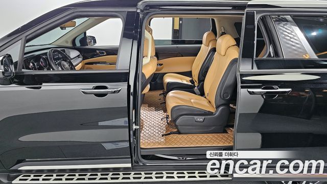 Kia Canival 2023 — photo 17