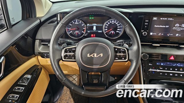 Kia Canival 2023 — photo 19