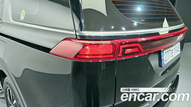 Kia Canival 2023 — photo 9