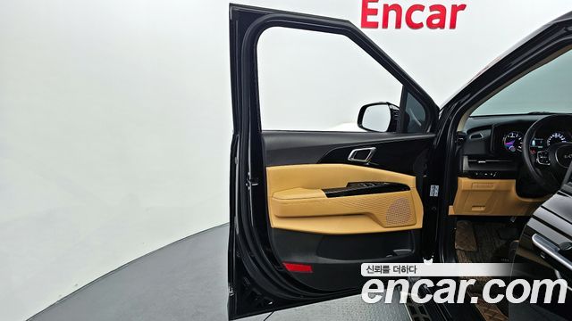 Kia Canival 2023 — photo 14