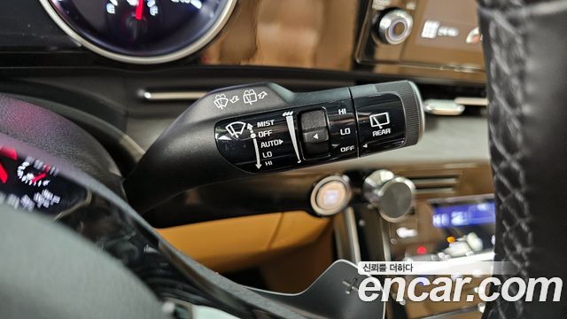 Kia Canival 2023 — photo 16