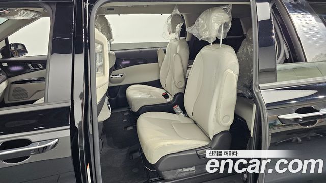 Kia Canival 2021 — photo 18