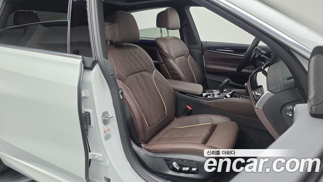 BMW Gran Turismo 2024 — photo 12