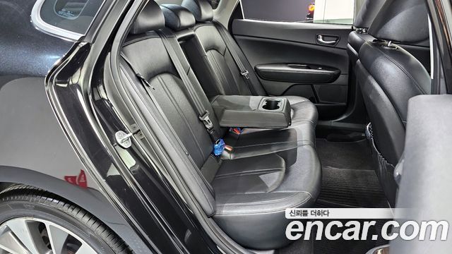 Kia K5 2016 — photo 17