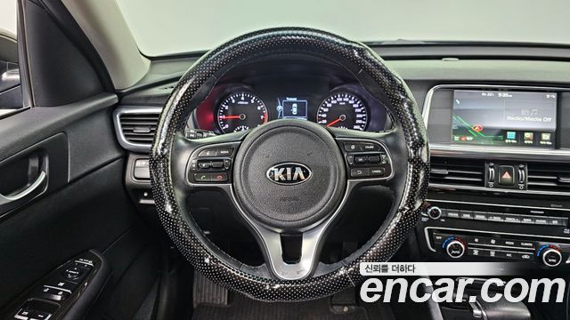 Kia K5 2016 — photo 19