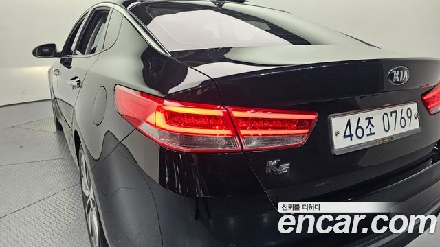 Kia K5 2016 — photo 9