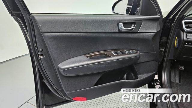 Kia K5 2016 — photo 14
