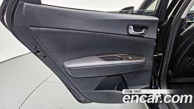 Kia K5 2016 — photo 15