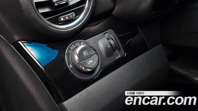Chevrolet Korea Orlando 2012 — photo 21