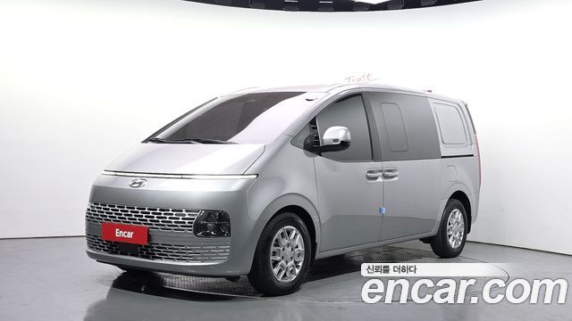 Hyundai Staria 2022 — photo 1