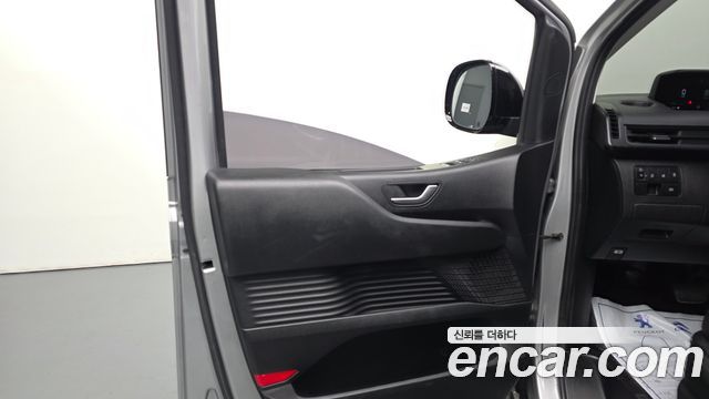 Hyundai Staria 2022 — photo 14