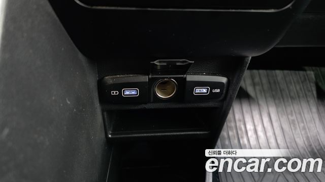 Hyundai Staria 2022 — photo 30