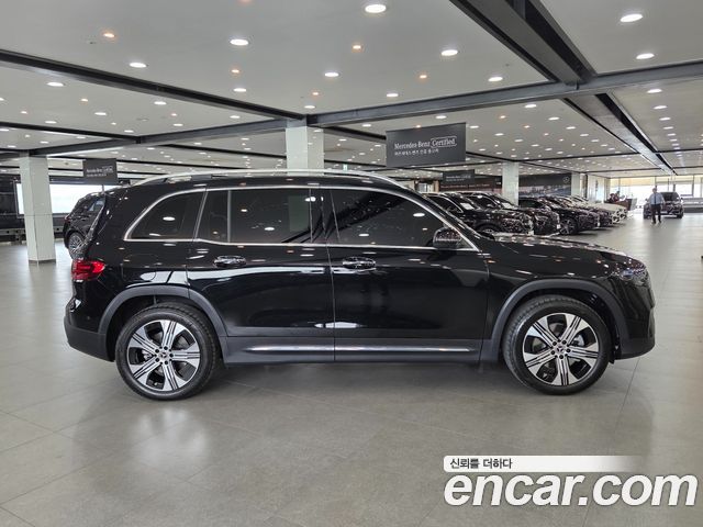 Mercedes-Benz EQB 2026 — photo 4