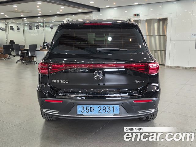 Mercedes-Benz EQB 2026 — photo 6