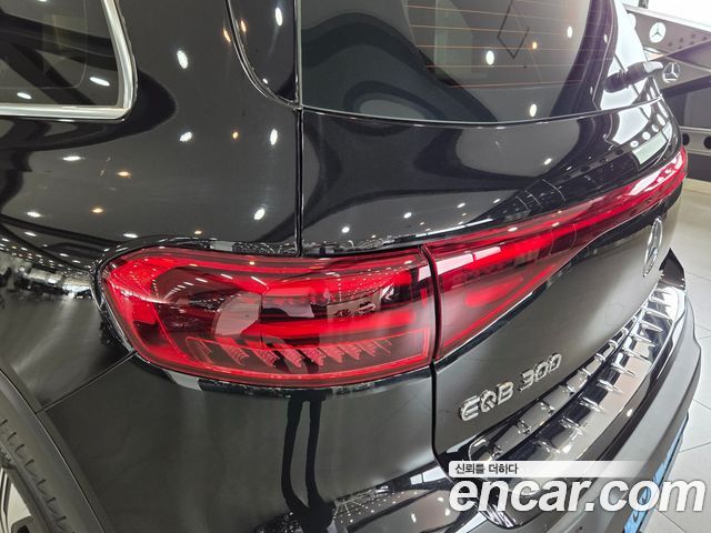 Mercedes-Benz EQB 2026 — photo 8