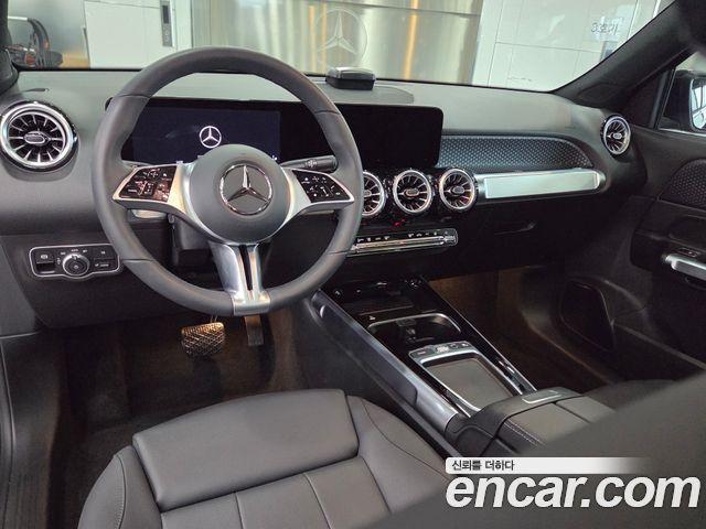 Mercedes-Benz EQB 2026 — photo 17