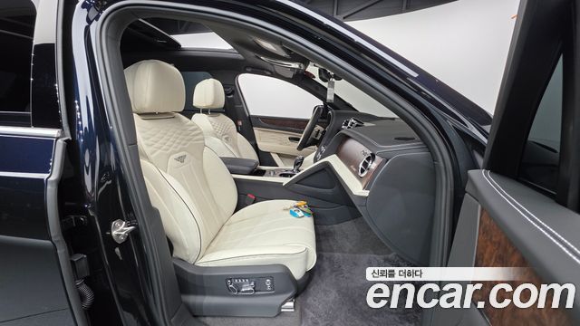 Bentley Bentayga 2025 — photo 10