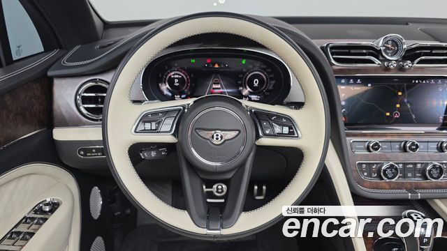 Bentley Bentayga 2025 — photo 14