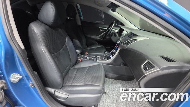 Hyundai AVANTE 2014 — photo 10