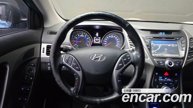Hyundai AVANTE 2014 — photo 14