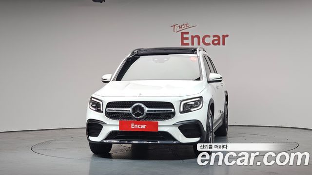 Mercedes-Benz GLB-Class 2023 — photo 3