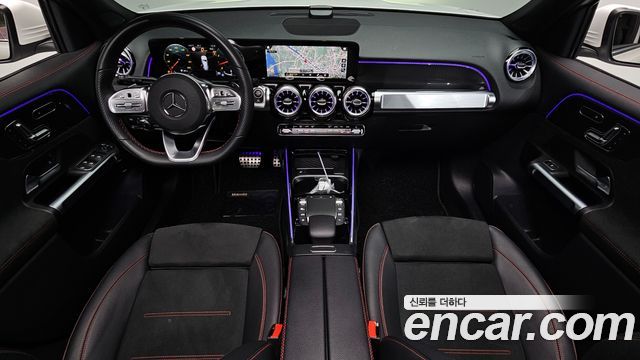 Mercedes-Benz GLB-Class 2023 — photo 10
