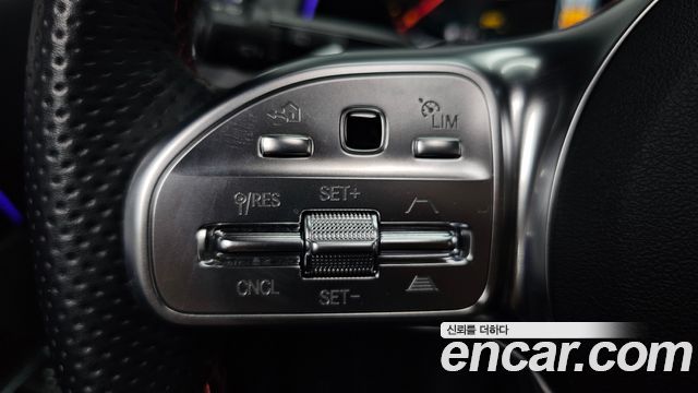 Mercedes-Benz GLB-Class 2023 — photo 25