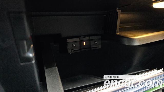 Mercedes-Benz GLB-Class 2023 — photo 31