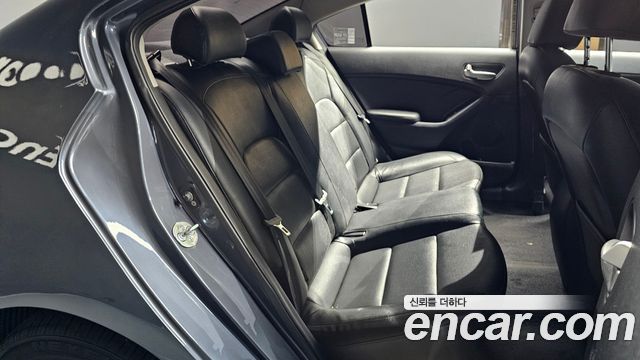 Kia K3 2013 — photo 12