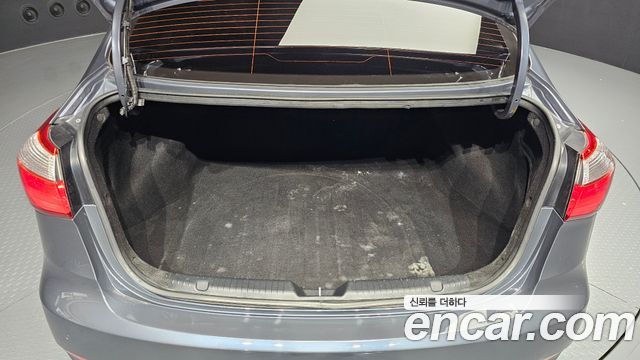 Kia K3 2013 — photo 20