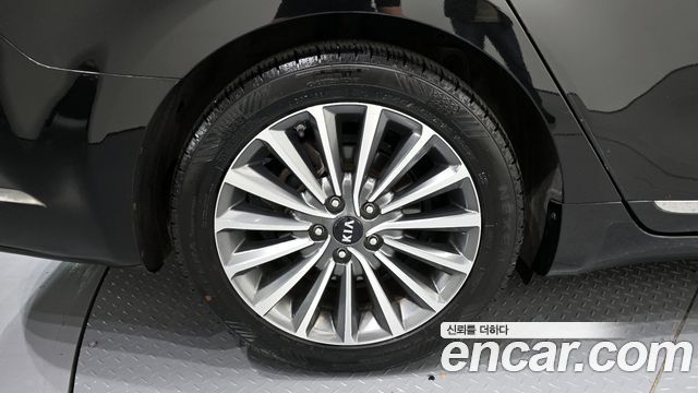Kia K7 2019 — photo 5
