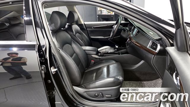 Kia K7 2019 — photo 17