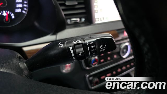 Kia K7 2019 — photo 22