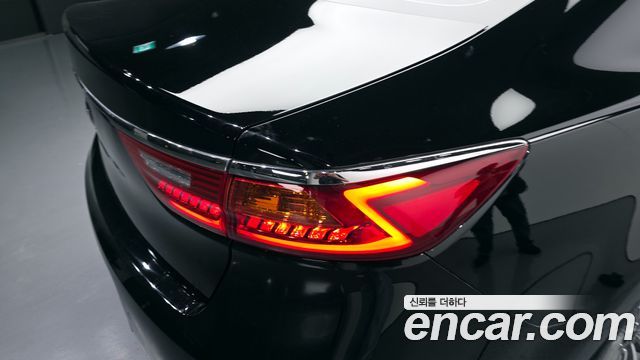 Kia K7 2019 — photo 9