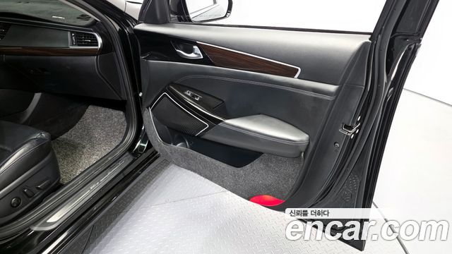 Kia K7 2019 — photo 14