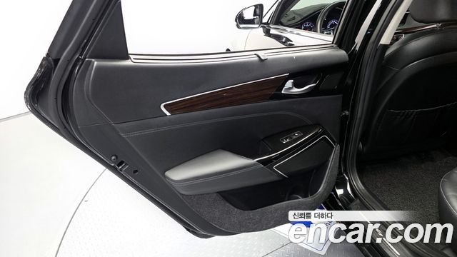 Kia K7 2019 — photo 15