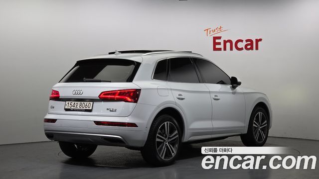 Audi Q5 2020 — photo 2