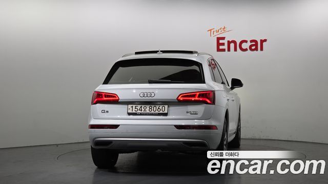 Audi Q5 2020 — photo 4