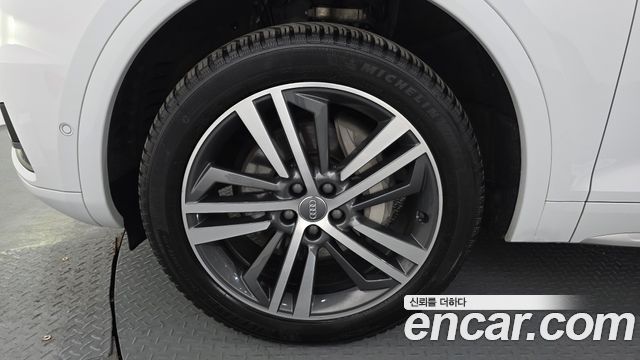 Audi Q5 2020 — photo 5
