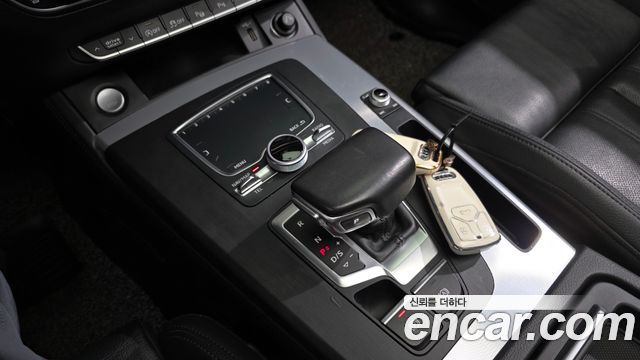 Audi Q5 2020 — photo 12