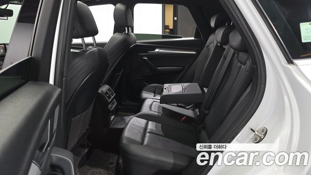 Audi Q5 2020 — photo 17